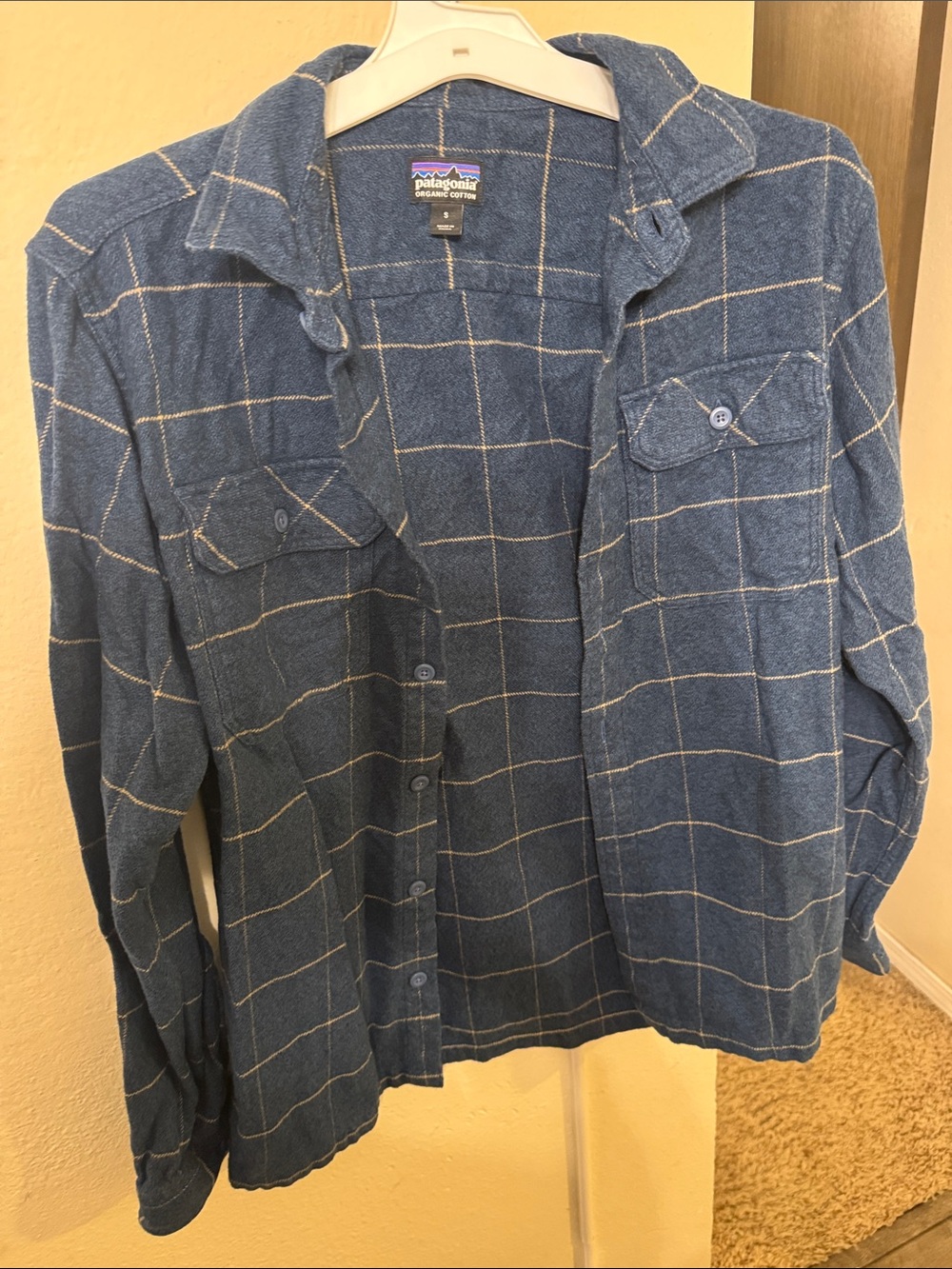 Patagonia Fjord Flannel Men’s Small Blue Tan Plaid Check Heavy Organic Cotton